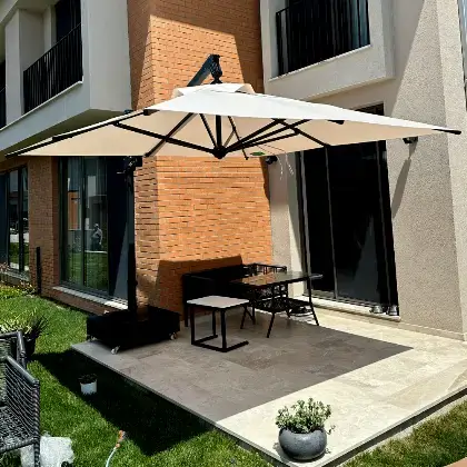 Yandan gövdeli şemsiye